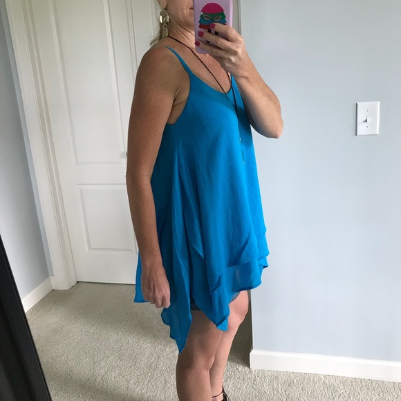 ♥️1 SM LEFT♥️Handkerchief Hem Tank - Picture 2 of 8